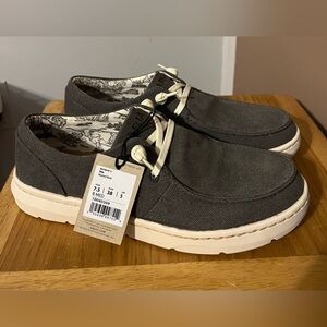 Ariat Hilo casual shoe 7.5